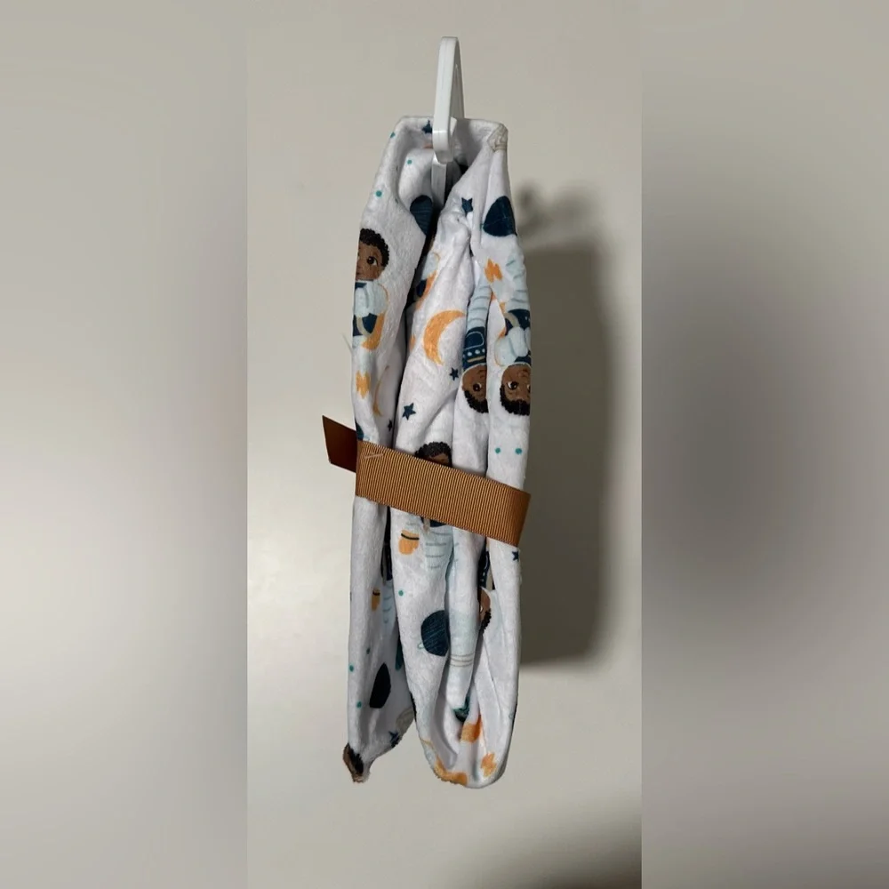 NWT Little Muffincakes Crib Sheet Astronaut Space 28” x 52” x 9” - Picture 9 of 10